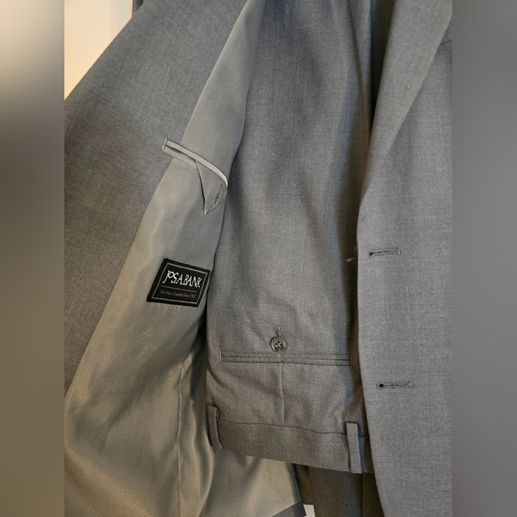 NWT Jos A. Bank mens gray suit - Picture 2 of 4